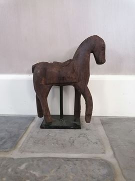 Afbeeldingen van Stoer & Stijlvol houten paardje op statief M