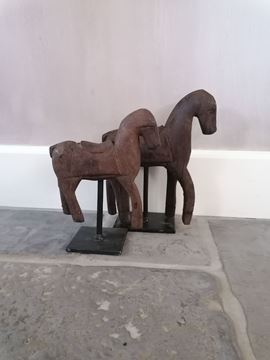 Afbeeldingen van Stoer & Stijlvol houten paardje op statief S