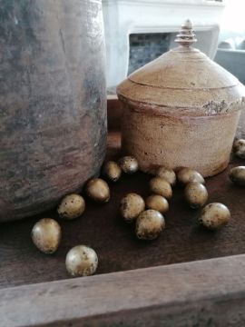 Picture of Kwarteleitjes als decoratie - goud