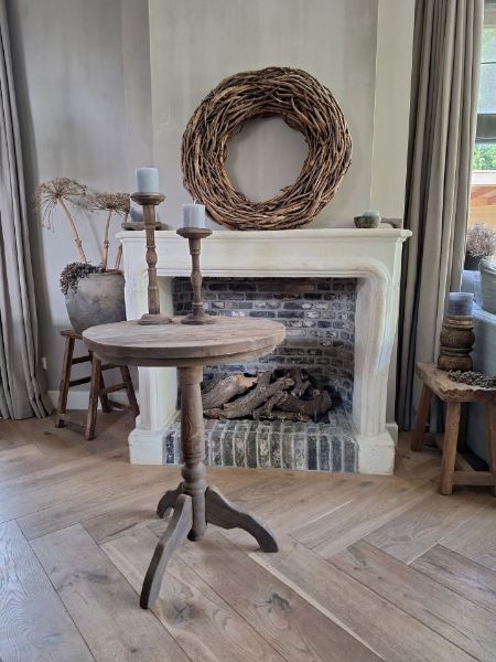 Picture of Stoer & Stijlvol wijntafel oud robuust hout 60 cm