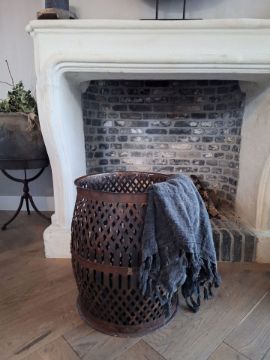 Picture of Stoere metalen mand groot nr. 2