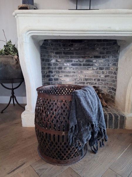 Picture of Stoere metalen mand groot nr. 2